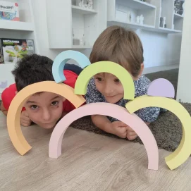 gioco in legno artigianale arcobaleni componibili per bambini dai 3 anni