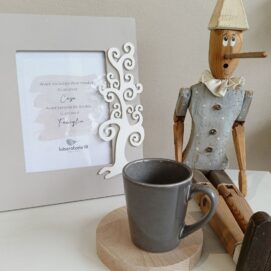 cornice portafoto in legno artigianale con albero della vita, cuori e farfalle per arredamento casa laboratorio 19