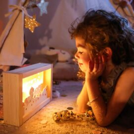 luce notte in legno artigianale per bambini da cameretta laboratorio19